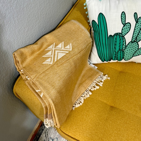 NWT Boho Throw Golden Yellow DWBH Brushed Cotton Woven Soft Blanket for Fall - Picture 6 of 10